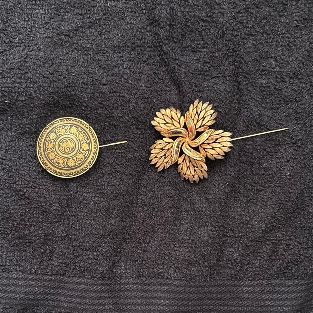 Elegant Gold Brooch Set